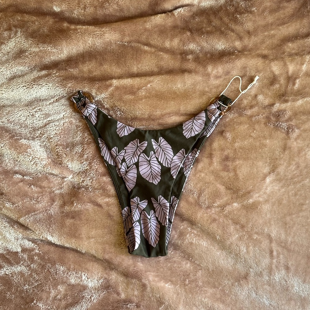 Benoa Lanis Bottom Hanalei